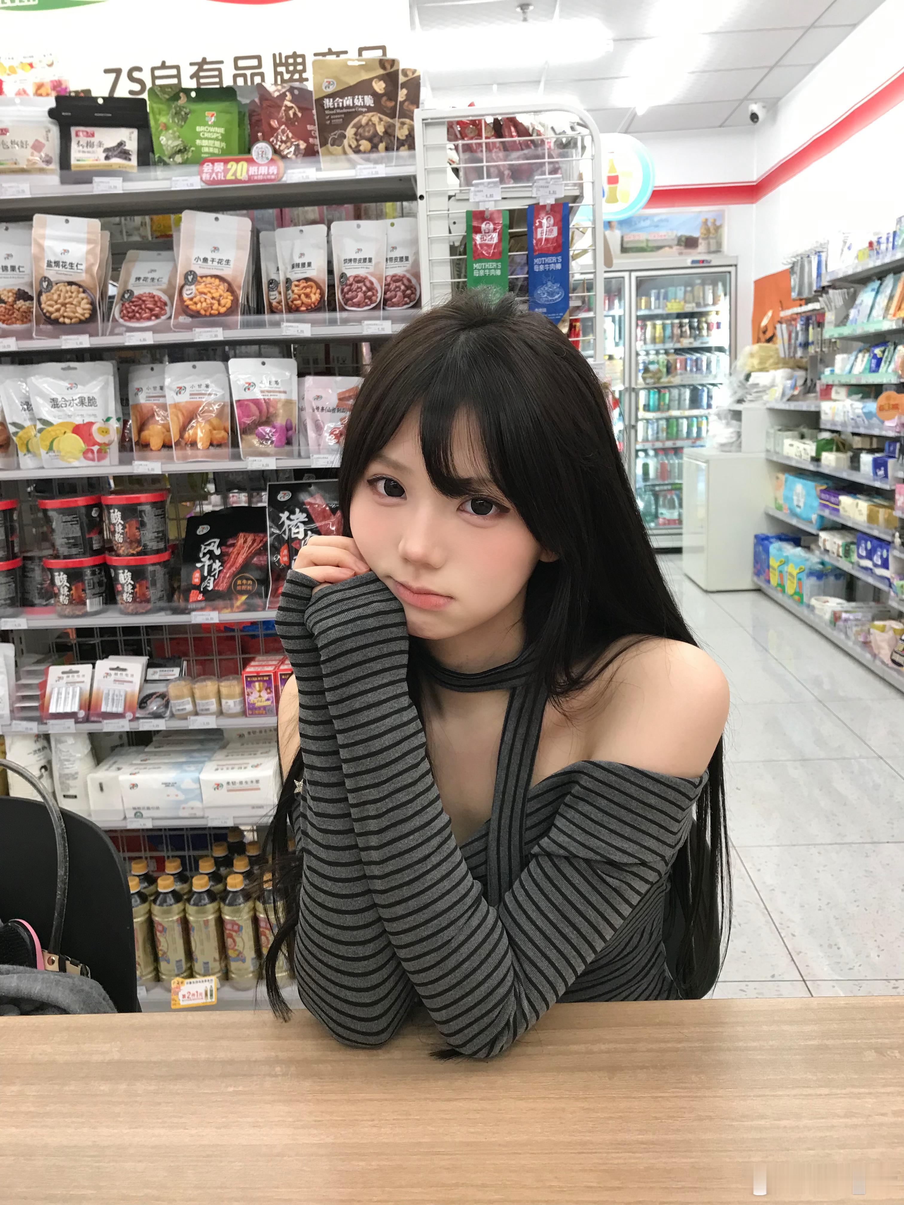 拍完橘子带我吃了超好吃的冒菜[哇] ​​​