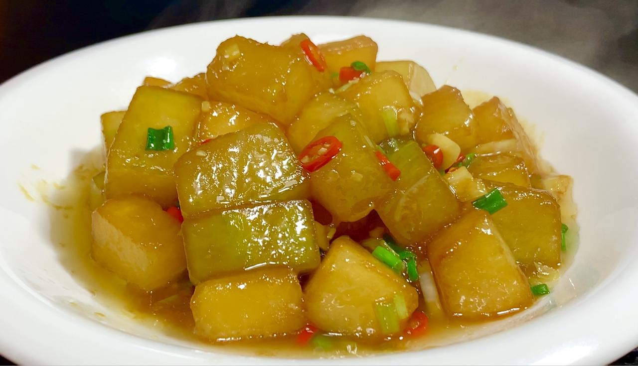 夏季养生，别错过红烧冬瓜！下半年的健康或许不用愁

谁能想到，一块其貌不扬的冬瓜