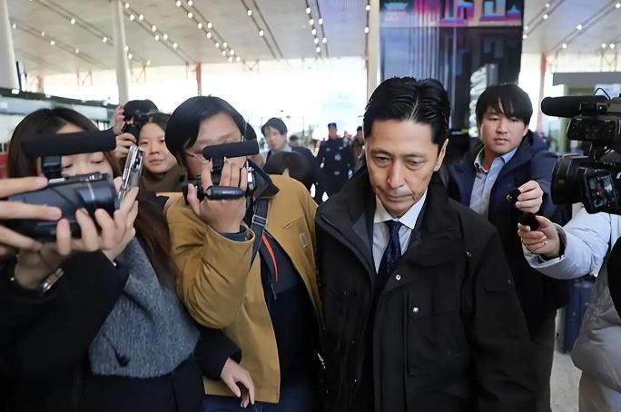 中国强势打响对日经济反制！短短三个月精准掐住日本命脉，其军工、汽车、半导体三大支