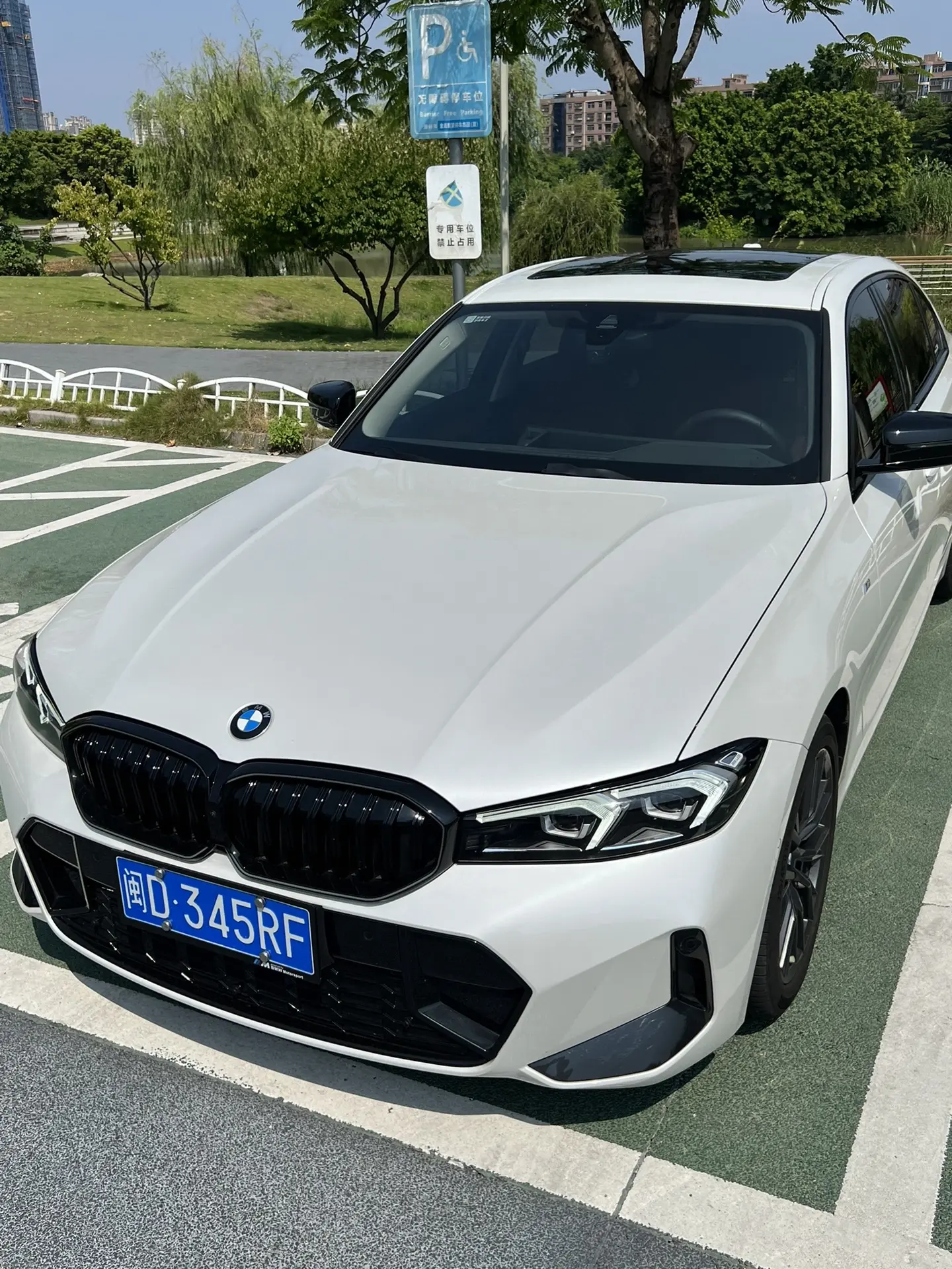 不管开什么车，都是男生的加分项宝马3系