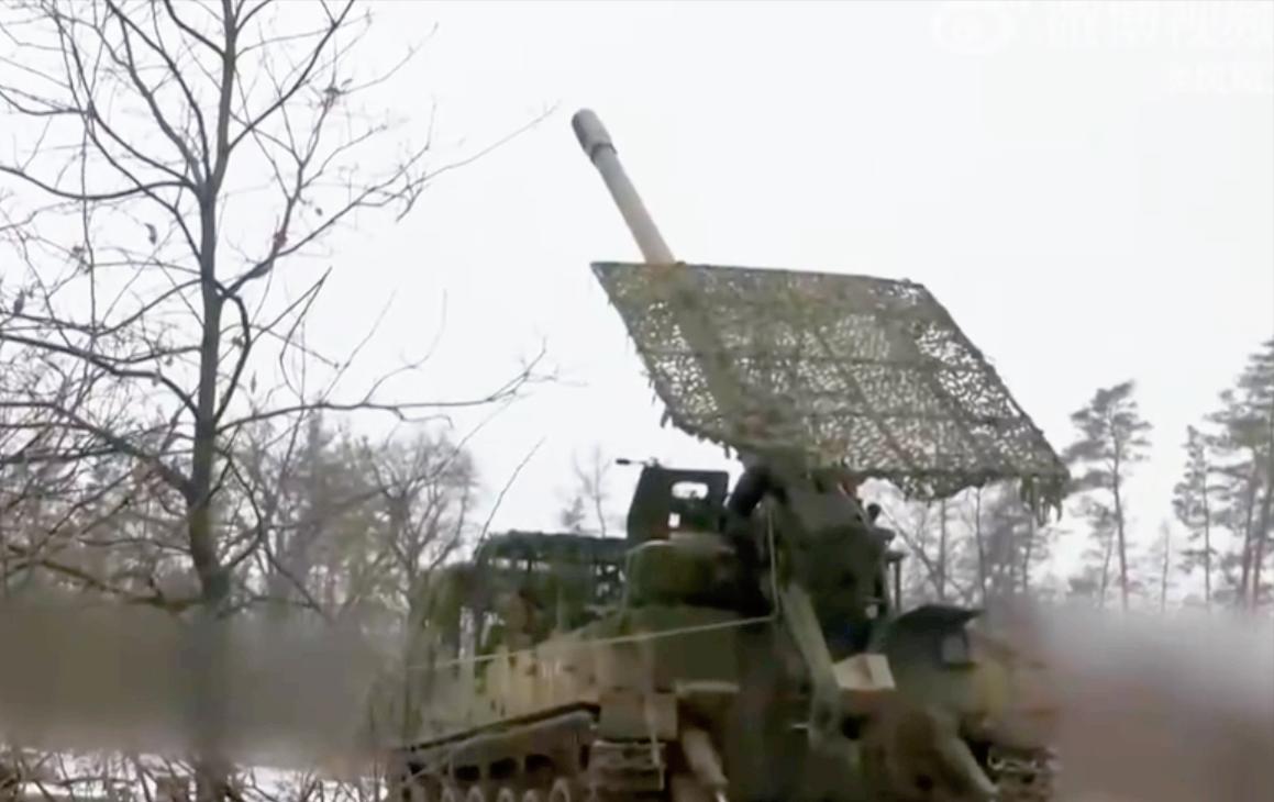 顿巴斯进入倒计时！据媒体爆料俄军88%的作战区域里，无人机跟不要钱似的往上冲，要