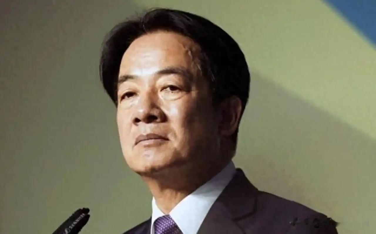 赖清德不会承认自己的中国血统，我们现在不是遏制台独，是打击台独，促进统一，赖清德