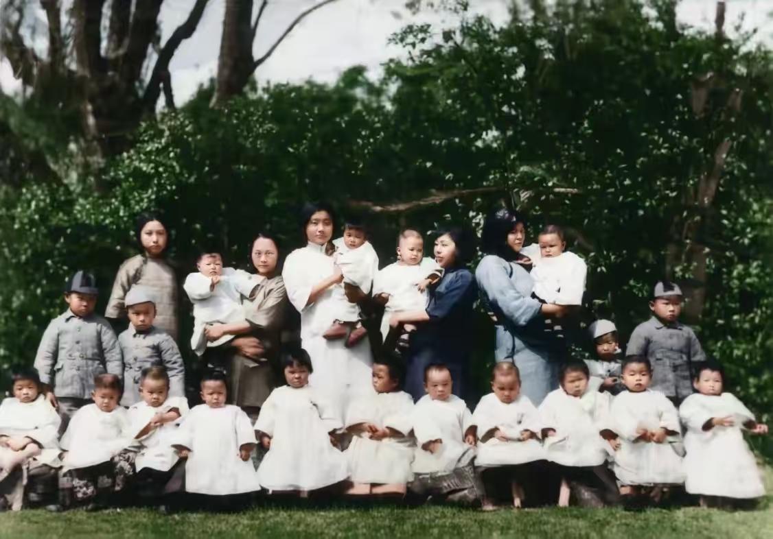 这是个普通又特殊的房子，毛岸英和毛岸青在上海大同幼稚园解散后，在此居住两年左右，