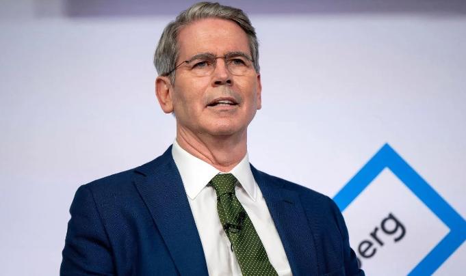 美国财长贝森特，曾经在接受福克斯财经频道采访时，说了句狠话：如果中国不撤销稀土出