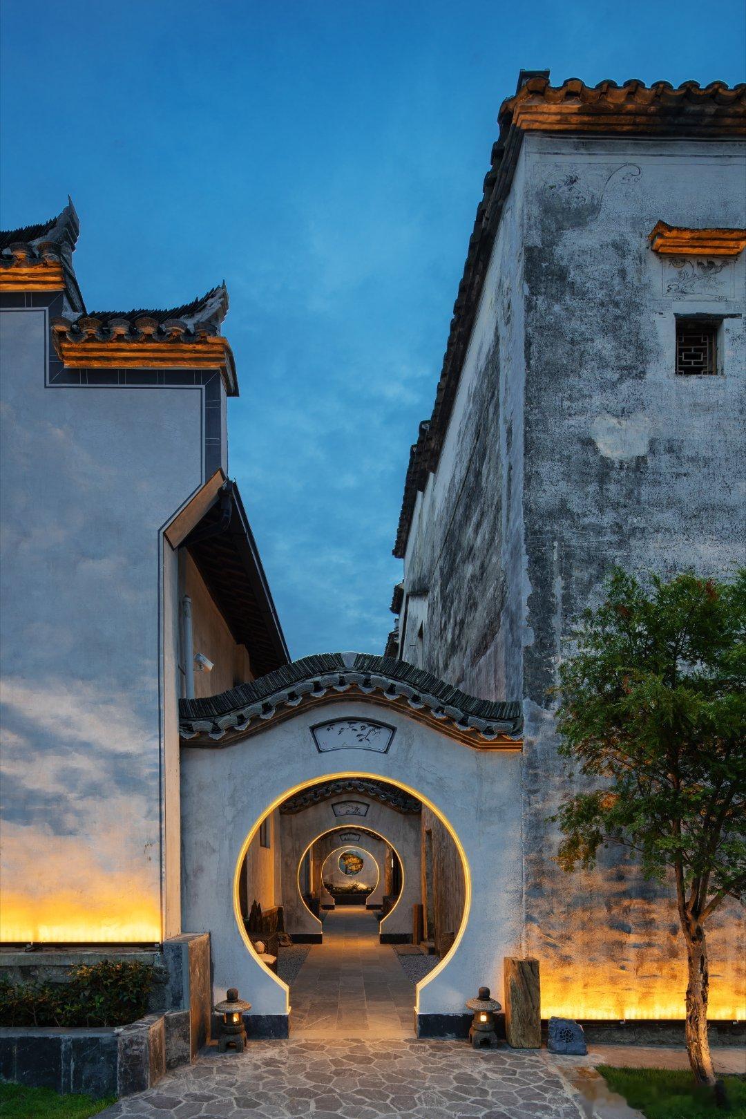 ▪️哈喽大家好，我是怪力。▪️来西递直接睡进500年历史里，泊心云舍·明经园把徽