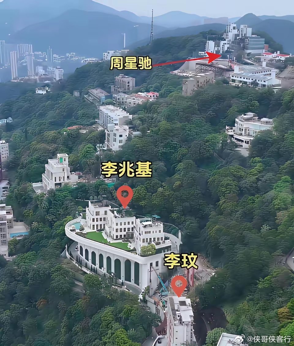 论财富地位，李的房子应该在最顶上啊，怎么会在周的下面呢？ 