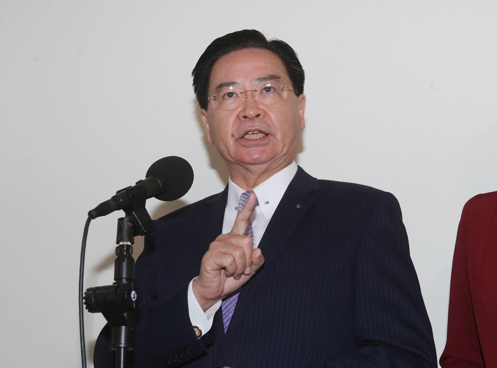 “台独”顽固分子、有“断交部长”之称的吴钊燮又挑拨欧洲与中国大陆的关系，日前在1