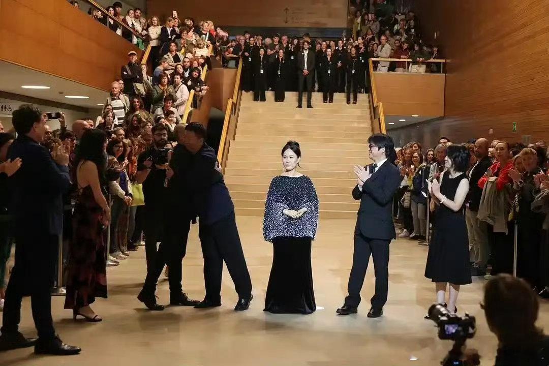 监狱来的妈妈涉嫌违法说实话整套流程问题不少。借着正义的名头博热度，说白了就是消耗