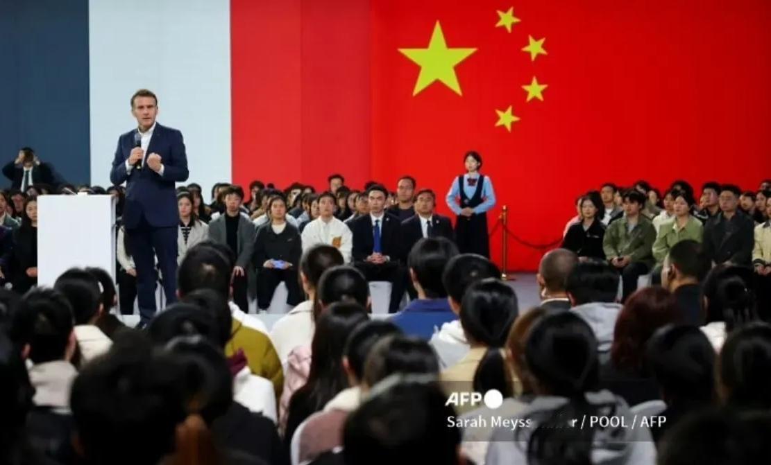 法国总统马克龙的访华之行可以说是热搜不断，这是马克龙的第四次访华，但无论怎么看，