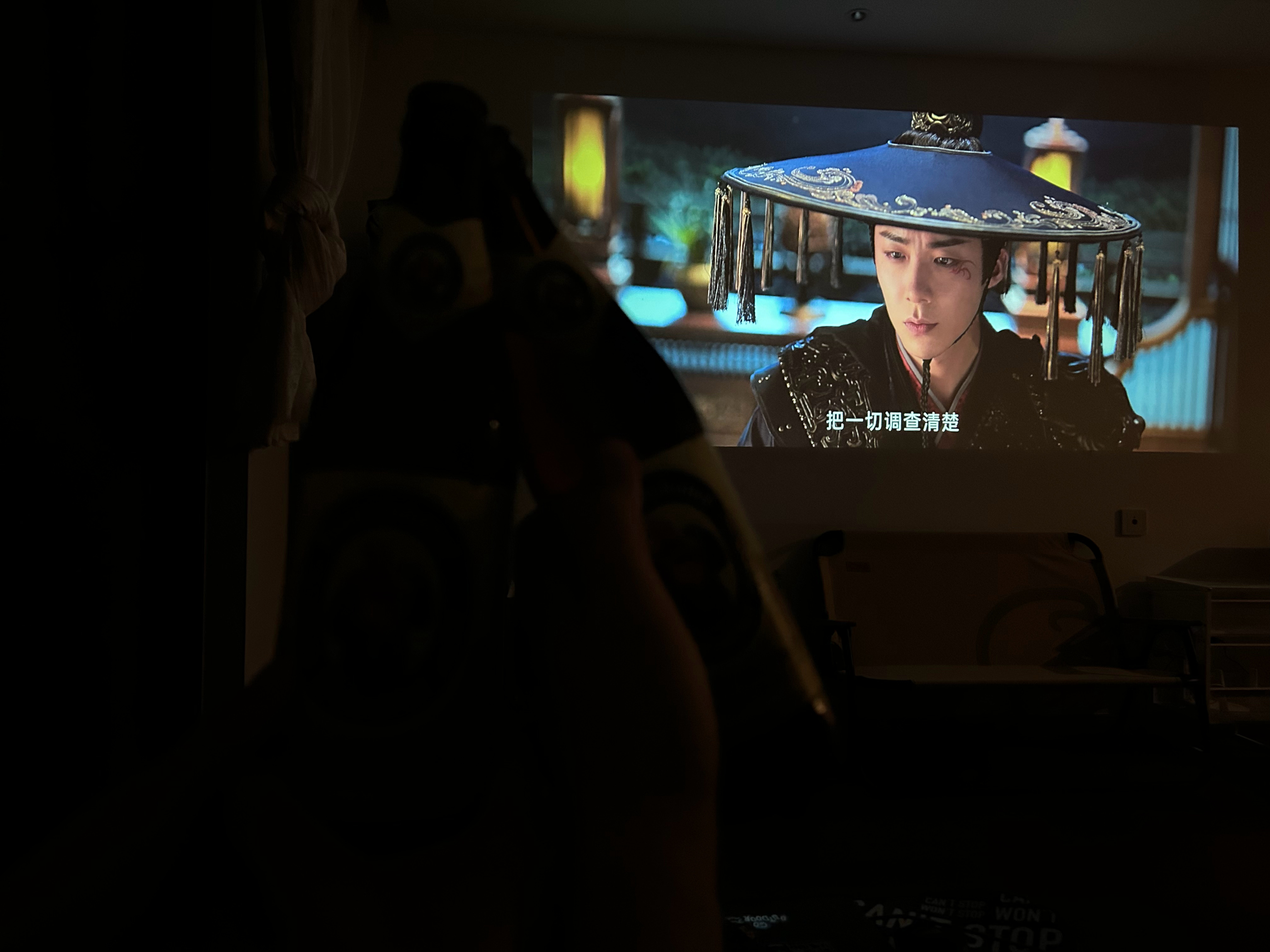 难得鼓起勇气看部内地古偶剧，《书卷一梦》里目前最有男子气概的是李一桐…[拜拜] 