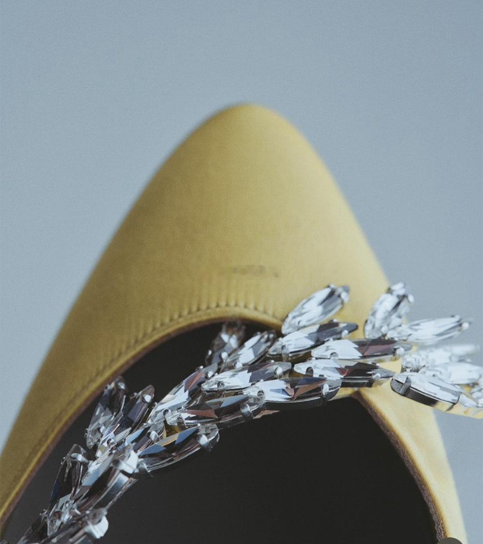 巴黎世家 × Manolo Blahnik 联名鞋款正式发售这次联名不是简单的贴