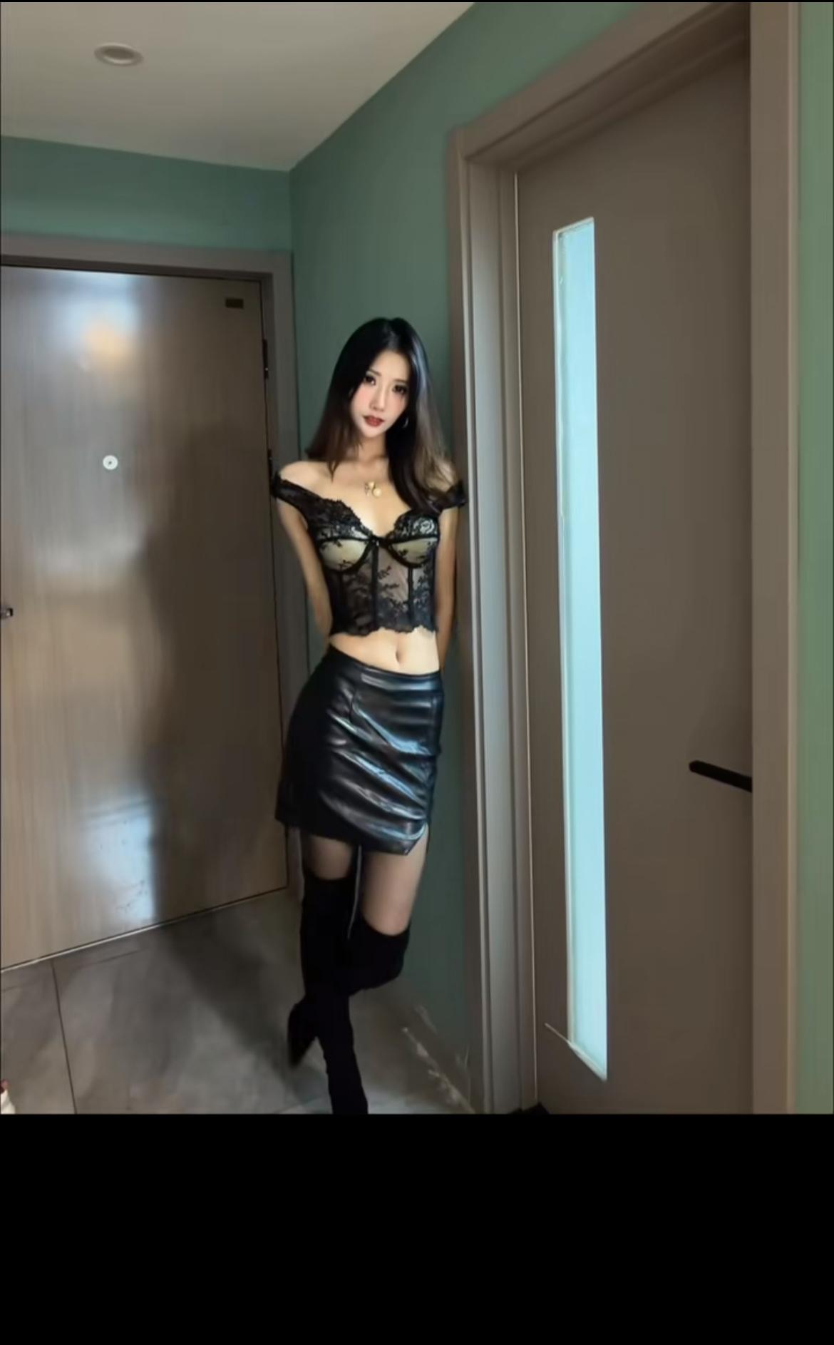 黑色蕾丝系穿搭黑色蕾丝风穿搭 女生的一条丝袜能穿多久？ 工作时尚穿搭技巧分享