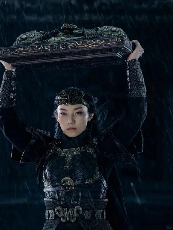 妲己你看她的眼神也算不上清白  封神里的玉妲CP太好嗑了！邓婵玉的果敢遇上妲己的