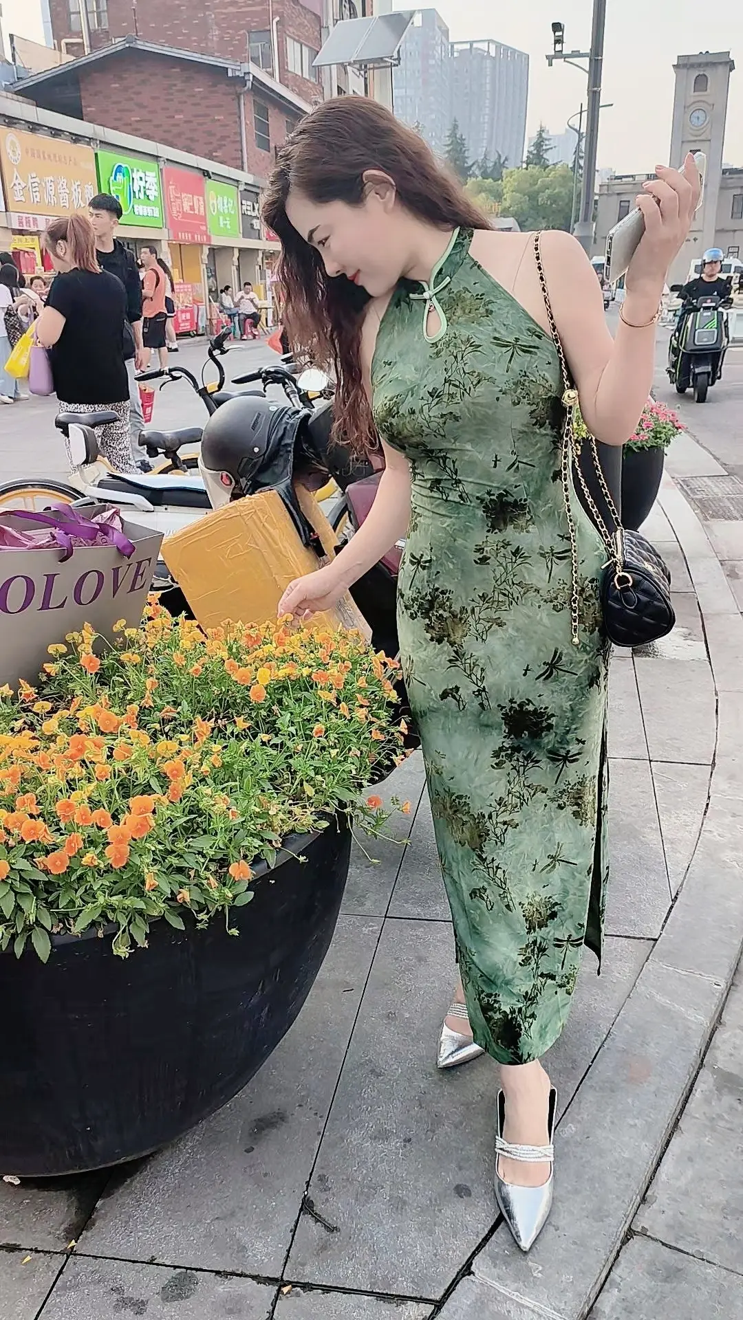 这里的衣服也好适合我！
