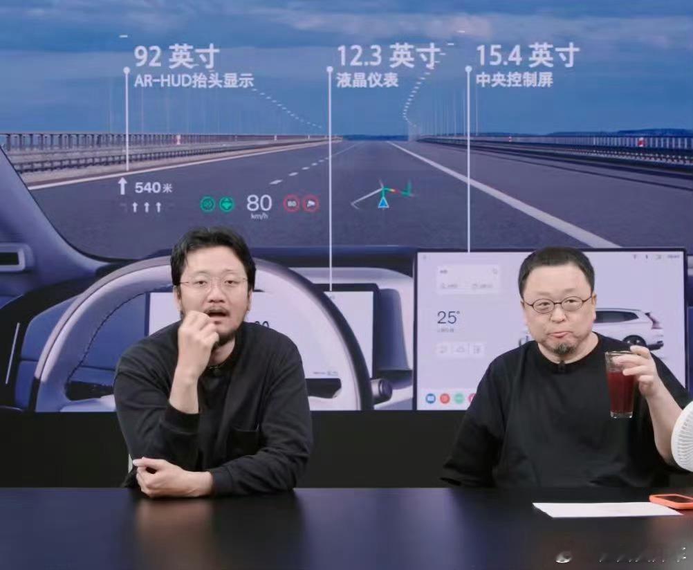 XC70 开始，你很明显感觉到 窝窝 使劲了。上直播有两个好处，一个是如果有线索