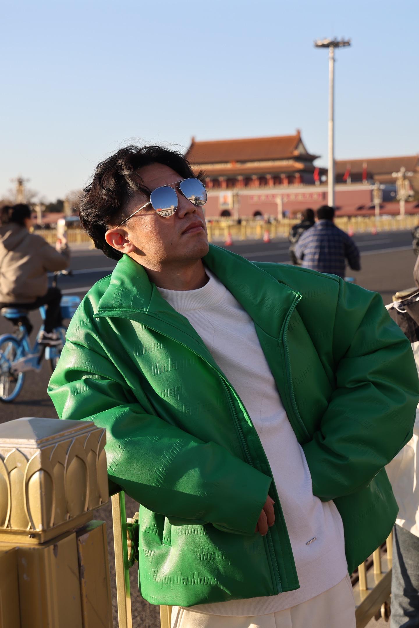 春风不解风情吹动少年的心