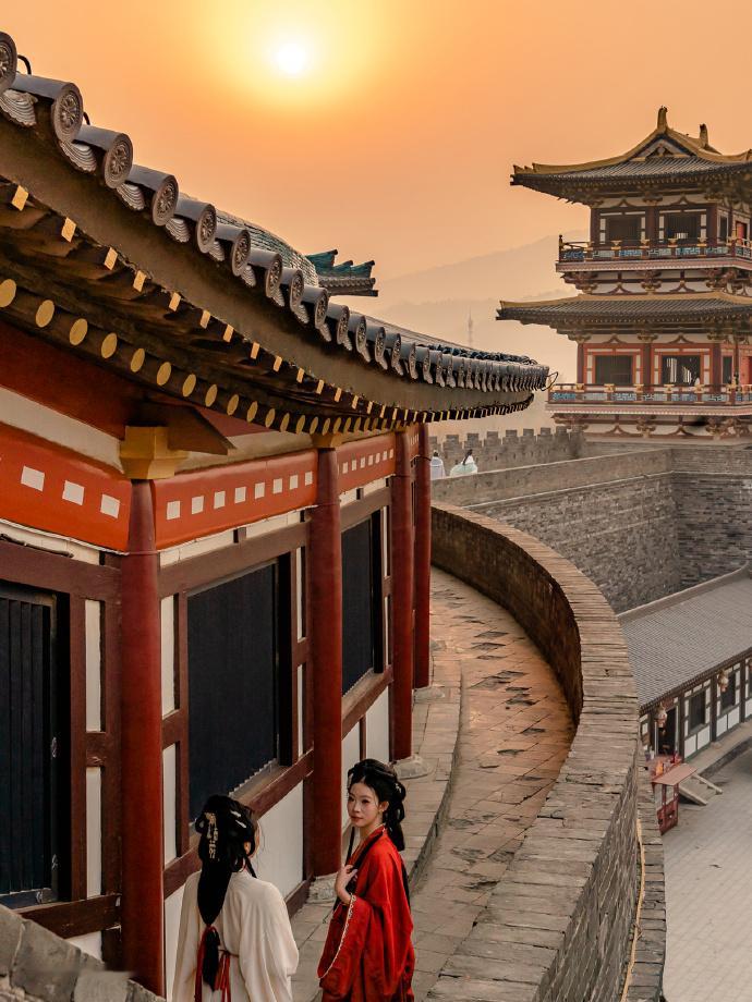 一梦入盛唐✨刚从襄阳唐城回来，我建议...襄阳唐城影视基地，作为国家4A级旅游景