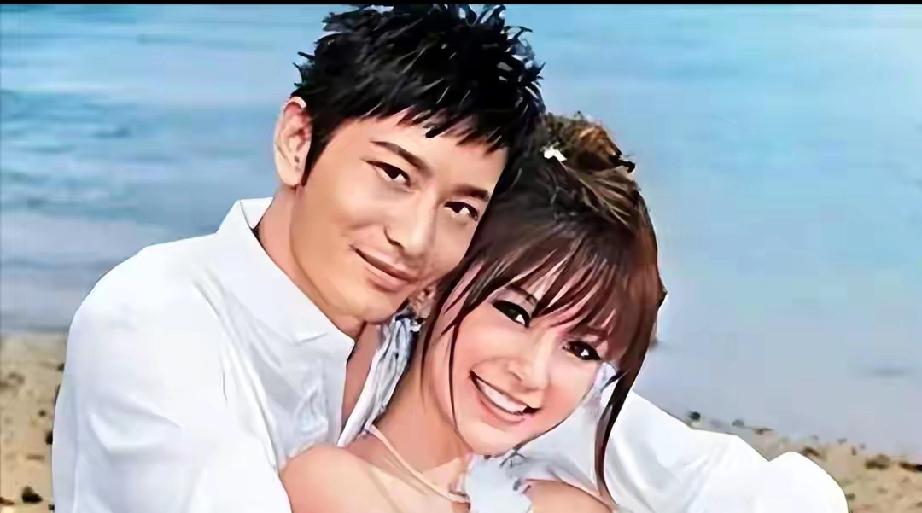 恋情曝光不到1个月！黄晓明连迎两大喜讯，杨颖评价应验
 
     黄晓明被拍与