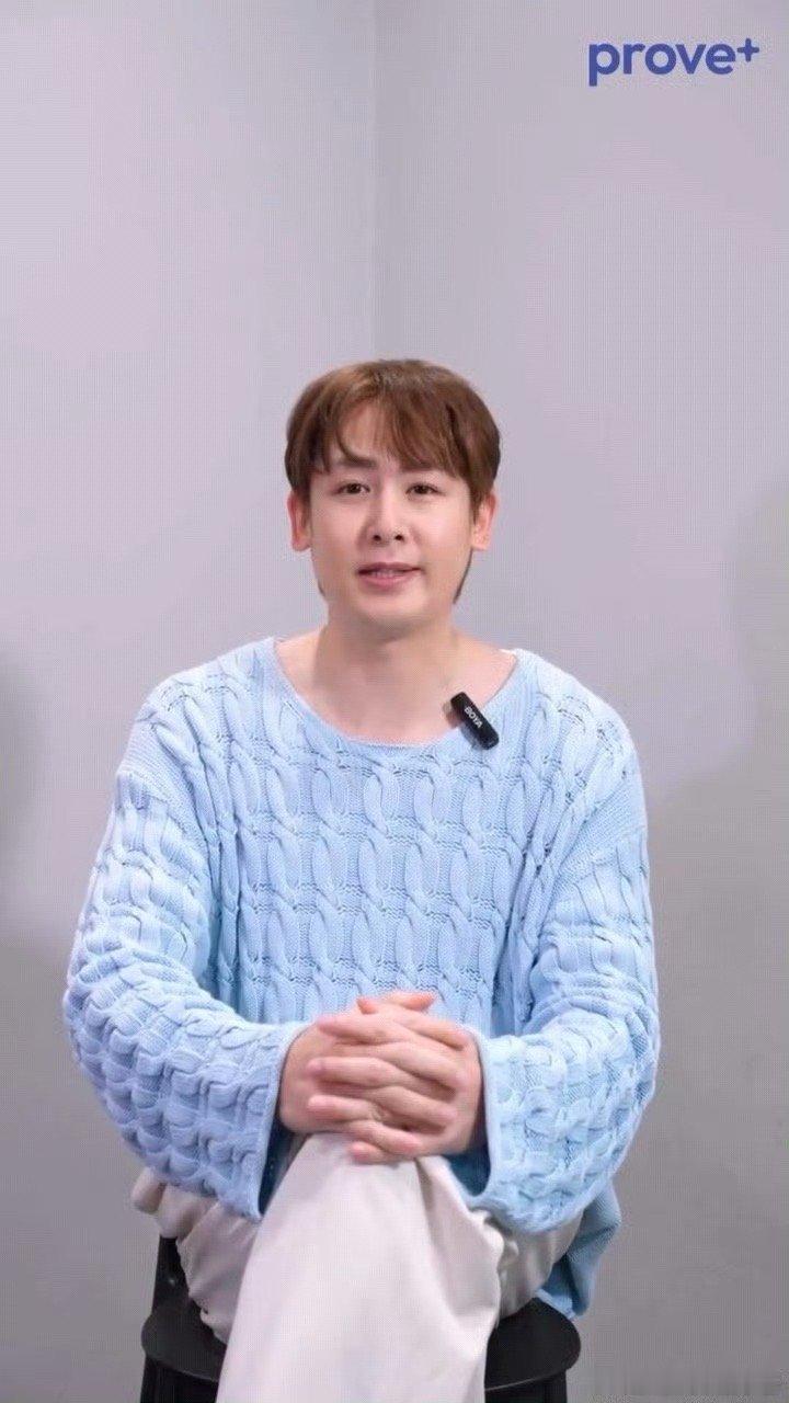 尼坤你的脖子呢突然刷到2PM里的尼坤，差点没认出来这是尼坤变化好大呀，尼坤当年还