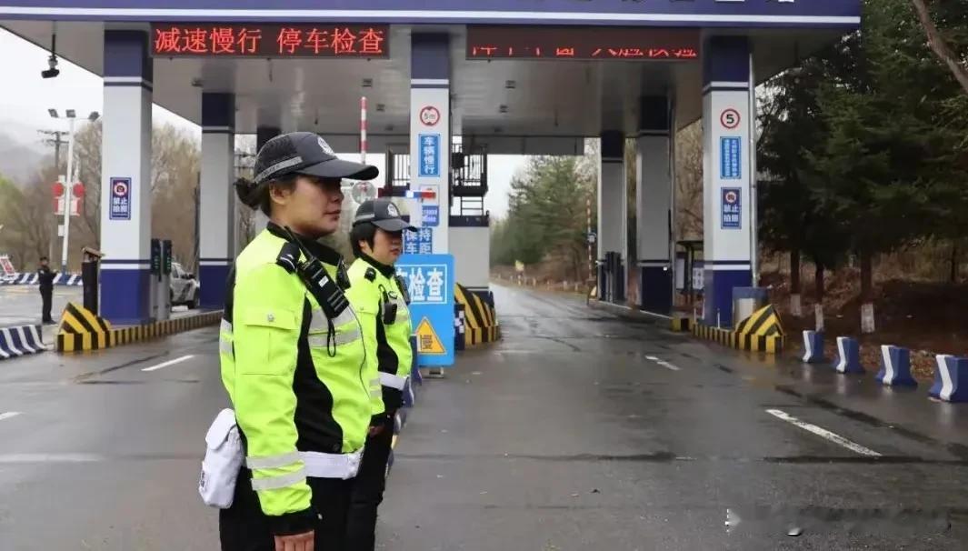 五一劳动节，这五天的节假日，

谁在“5+2”？
谁在“白+黑”？
谁在夜以继日