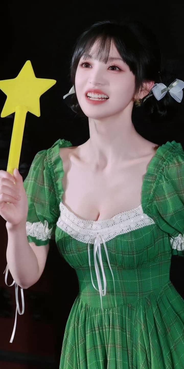 田曦薇 绿色精灵，元气少女！