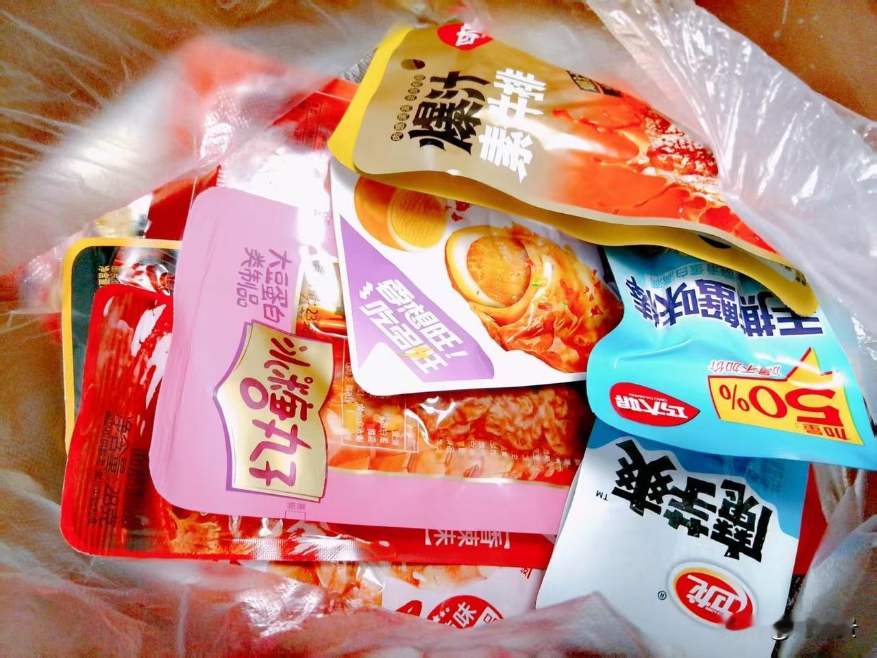 夏日生活打卡季这么辣的东西，偏偏好多人喜欢吃孩，欲罢不能，你家孩子喜欢吃吗？