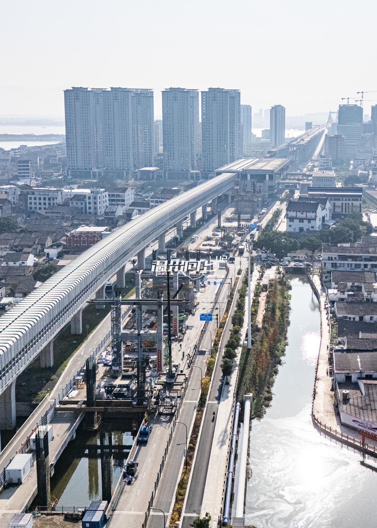 瑞安S3进展。瑞安S3，快的挺快，永宁大桥快要通车。今年开工的部分，柱子也已经立