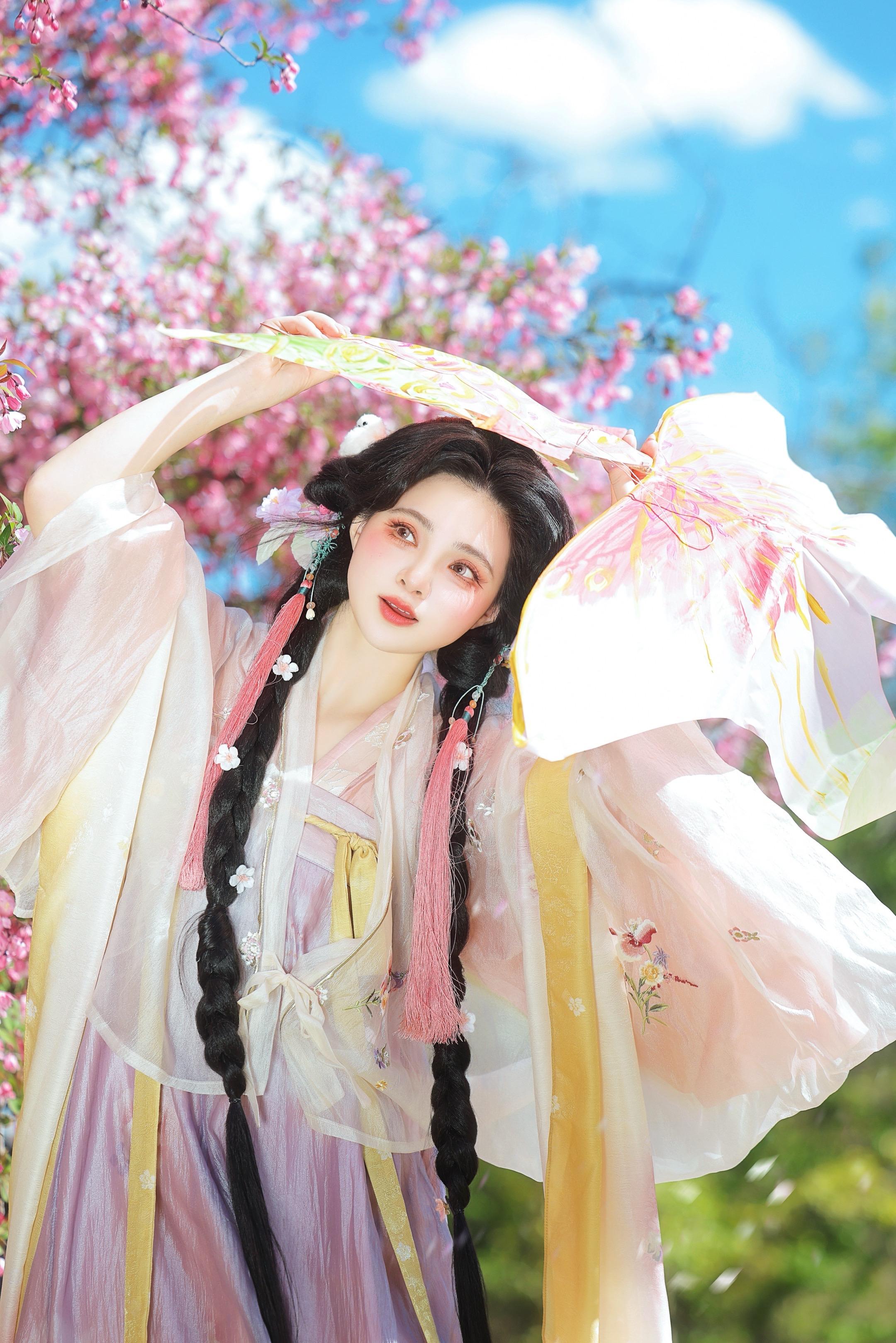 春知晓梦不觉 恰似你我那年。摄/后：我