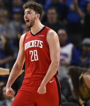 火箭沦为弱队“提款机”
输奇才、输独行侠、被开拓者双杀、被国王双杀，火箭成为送温