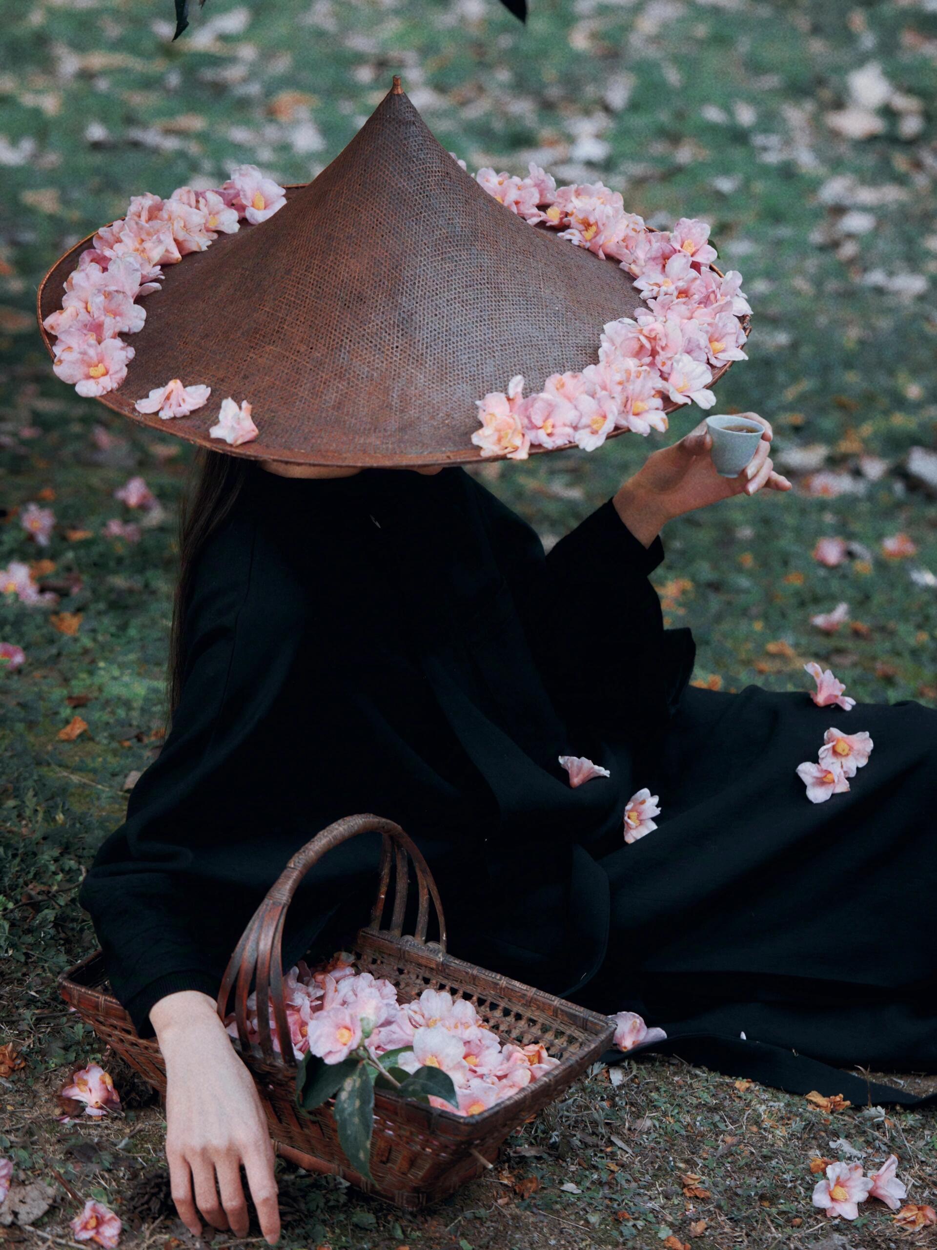 人生须达命，有酒且长歌。——王昌龄 