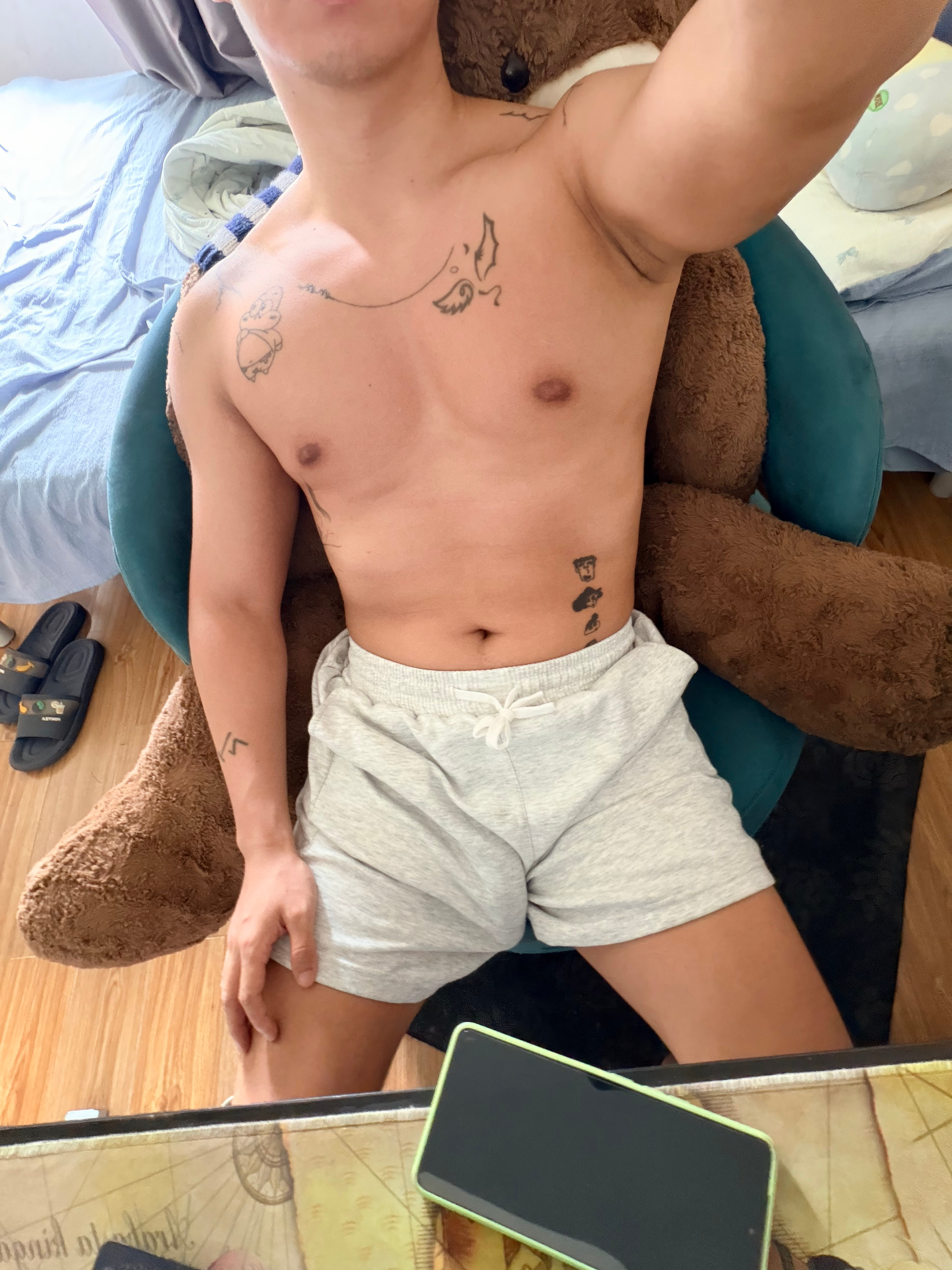 裤裆藏雷 