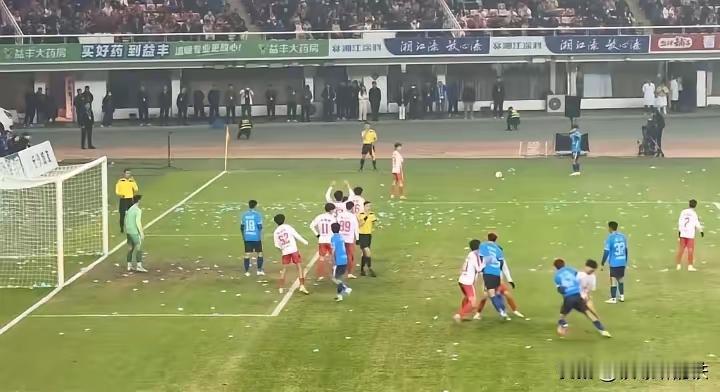 蹭个热度，今晚永州能不能再来个逆袭？
       2025湖南省足球联赛决赛