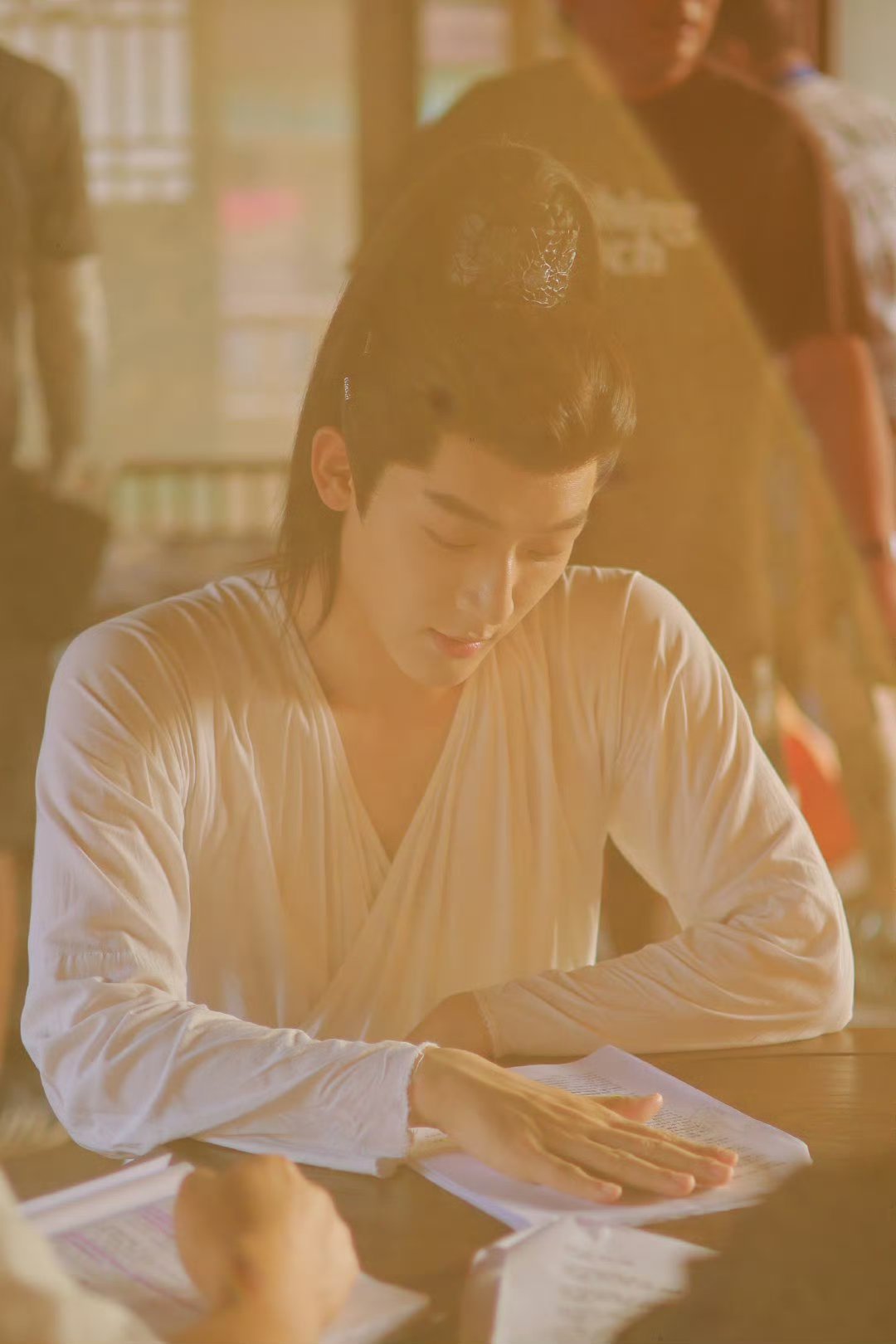 张晚意这么穿我可要看了张晚意似锦古装大v领若隐若现的太勾人了[跪了] ​​​