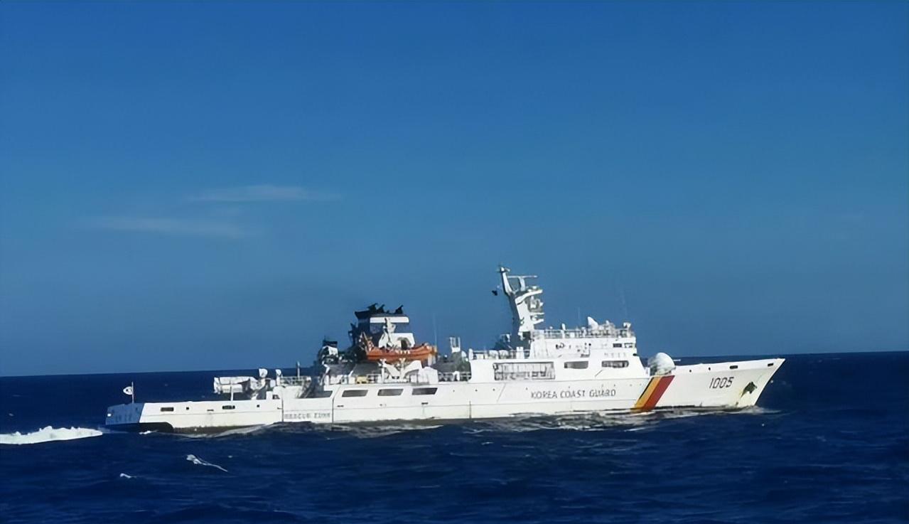韩国海警这次又摊上事了！5月8日晚8点左右，两艘中国渔船在仁川白翎岛西北方向约1