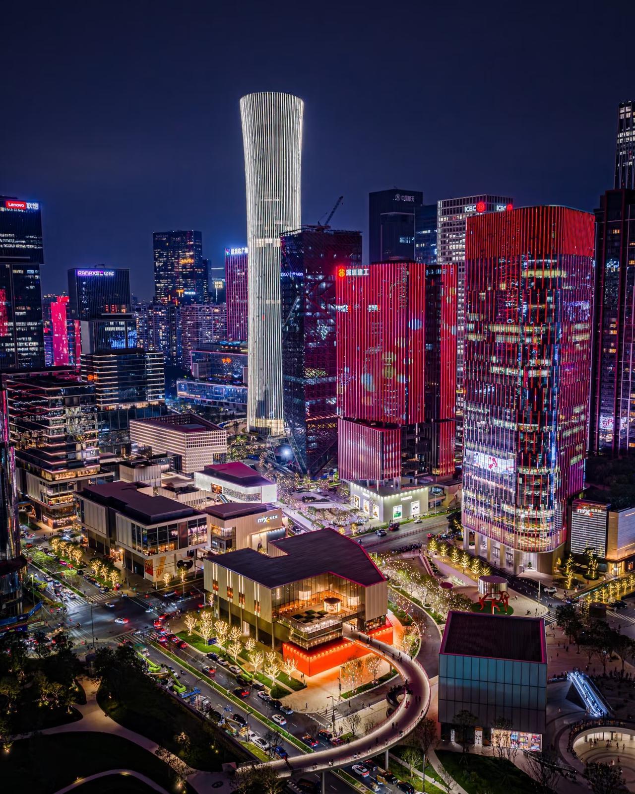 为了明年的 Apec峰会  ，深圳真是不惜血本呀[赞][赞][赞]