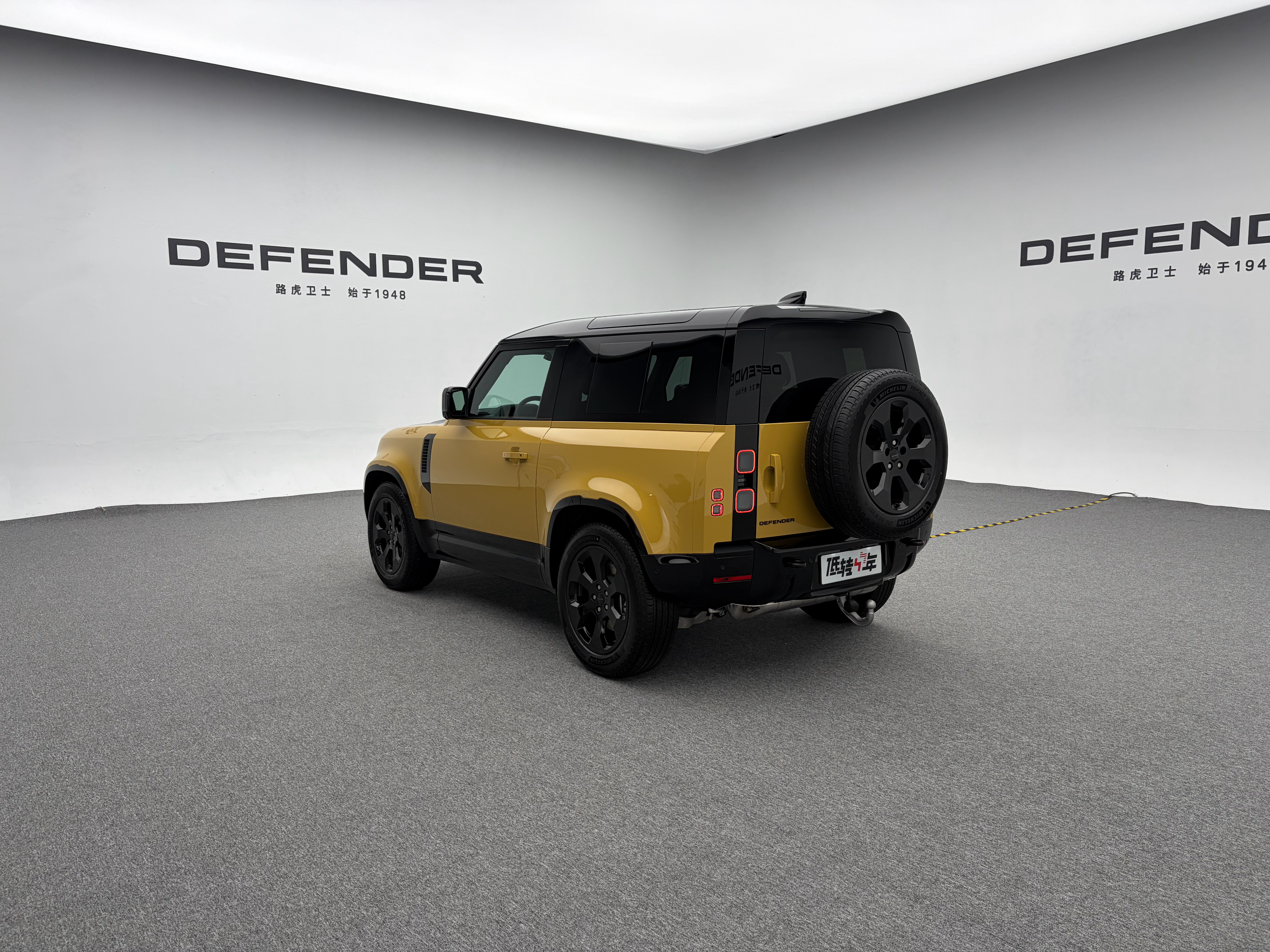 我一直觉得我那个蓝白的复古版是最帅的配色，直到看到这个新出的传奇黄配色，太帅了！