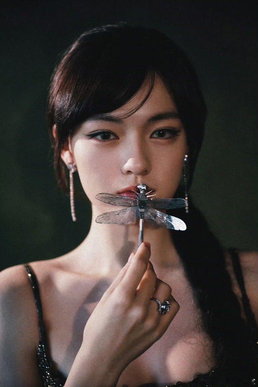 文淇独一无二的眼睛  异人之下微博追剧团，文淇好灵动，一出场仿佛陈朵从动漫里走出