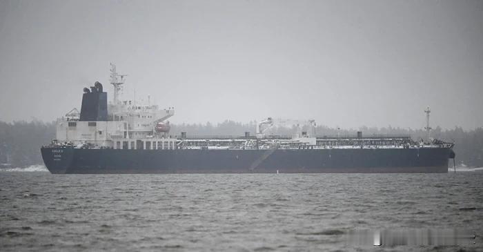 法国在大西洋扣押受到制裁的俄罗斯油轮。佩斯科夫将其比作“海盗”


5月31日，