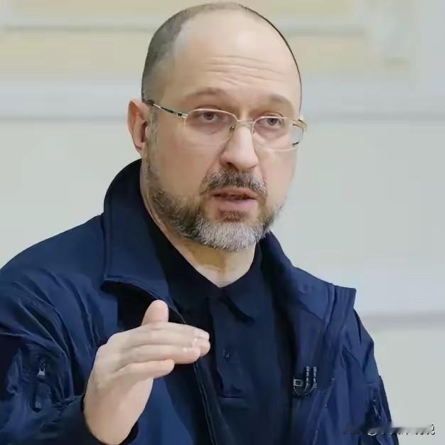 乌克兰挺过了最艰难的时刻。
2月8日，乌克兰能源部长什梅加尔说：过去两周内，我们