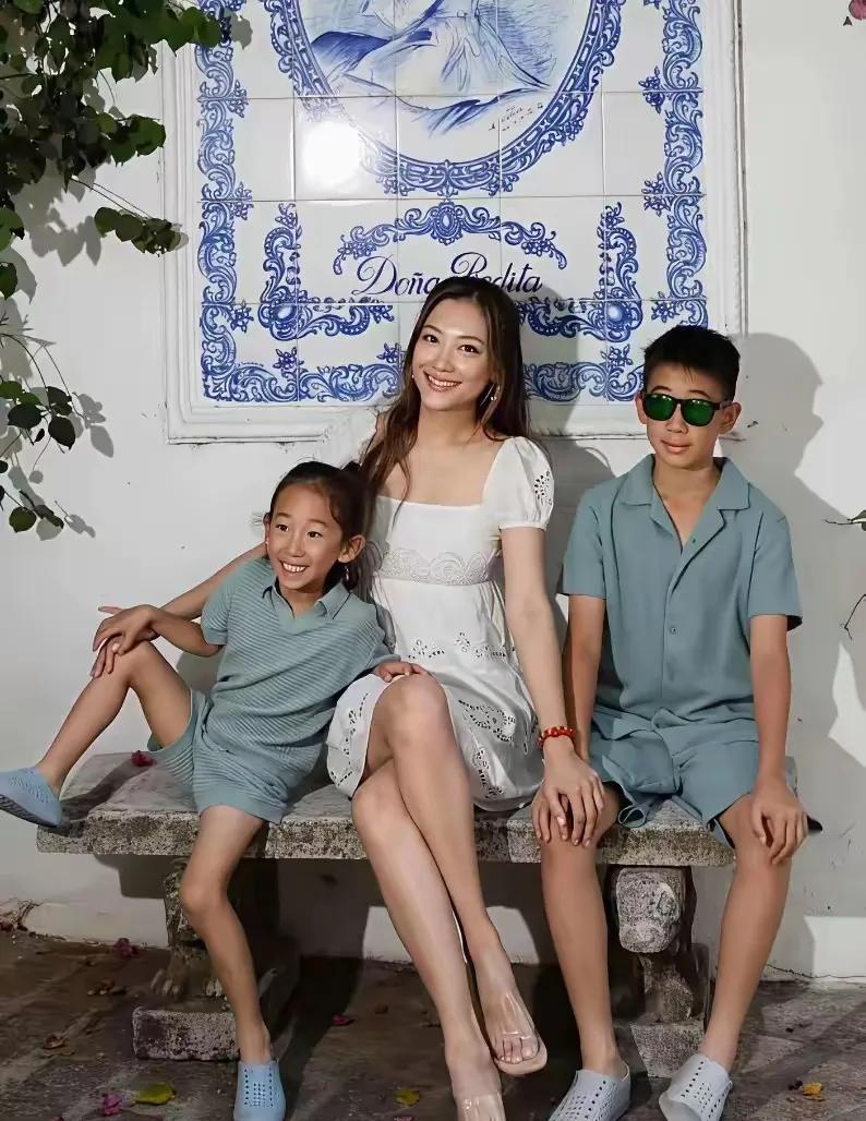 陈小春找应采儿改良下一代，越改良越糟糕！如果不是应采儿生出来的，可能两个孩子长得