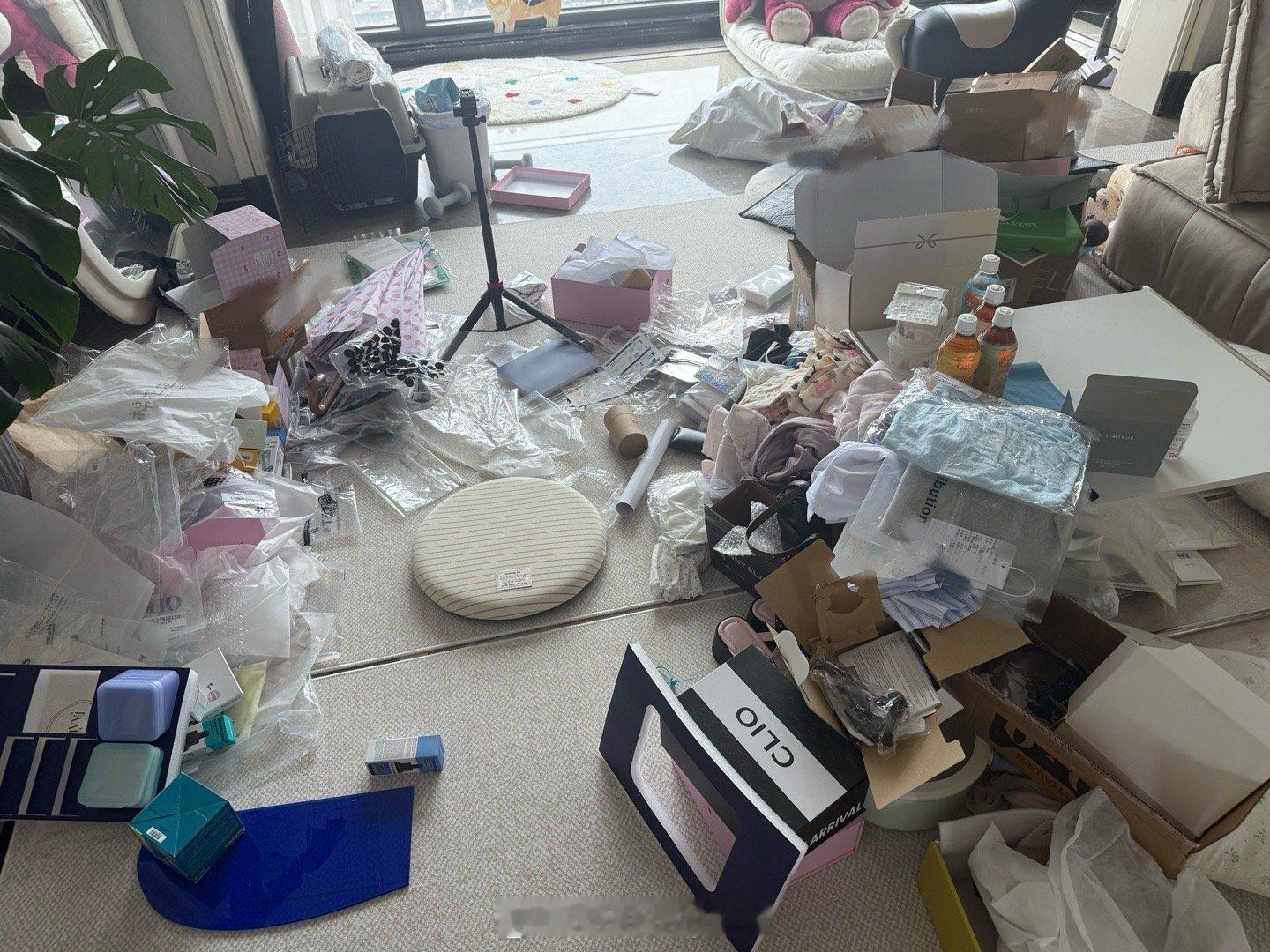 昨天有mll帮忙都拆了五个小时[努力][努力][努力]因为上个月基本没拆快递！！