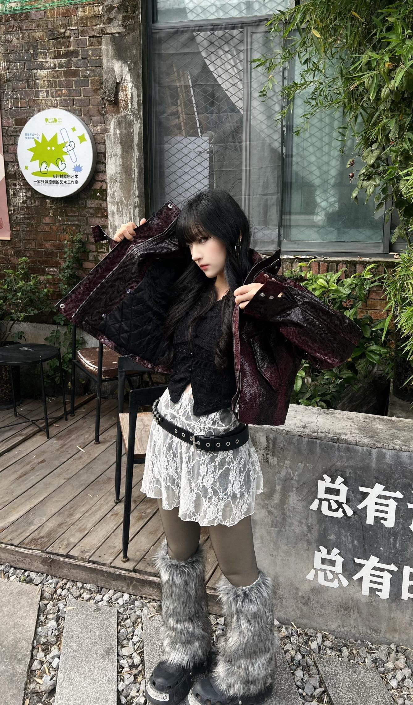 为了迎合所有人而修剪自己 就会只剩下骨头