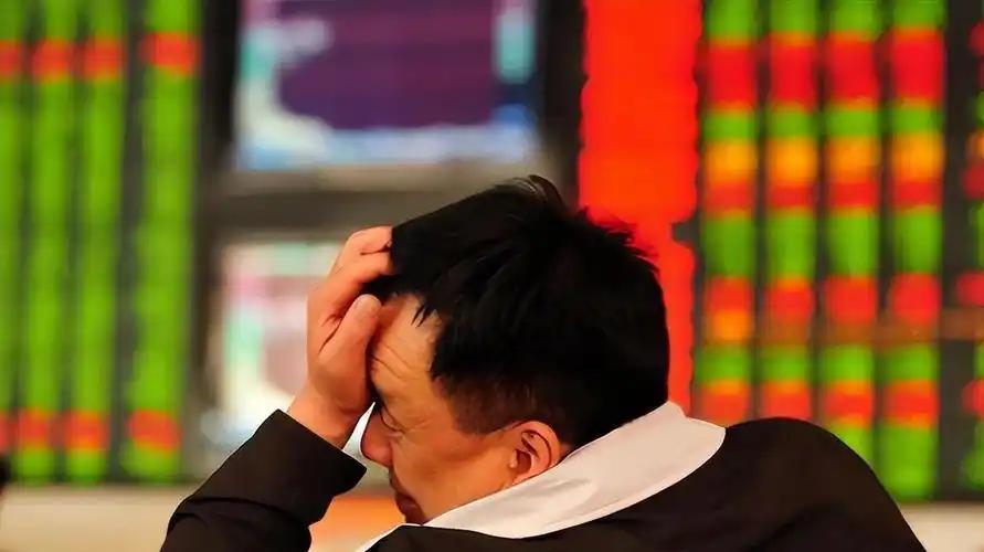 一位股友悄悄在1.03买入300000股，他等了几个月才下决心买入。有人说他靠赌