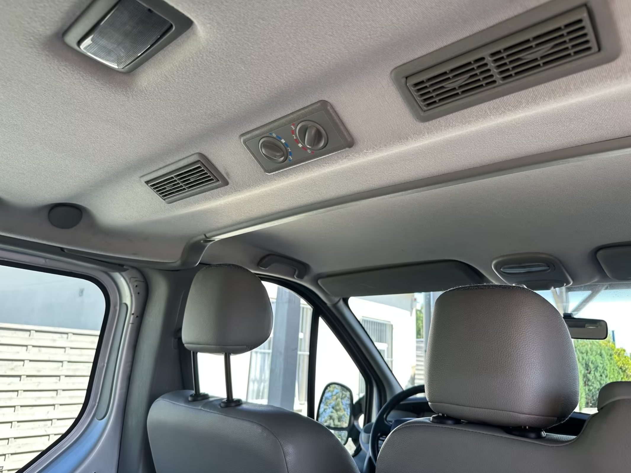 特殊车辆 Renault Trafic，雷诺塔菲克，千禧年初塔菲克曾经国产，但也