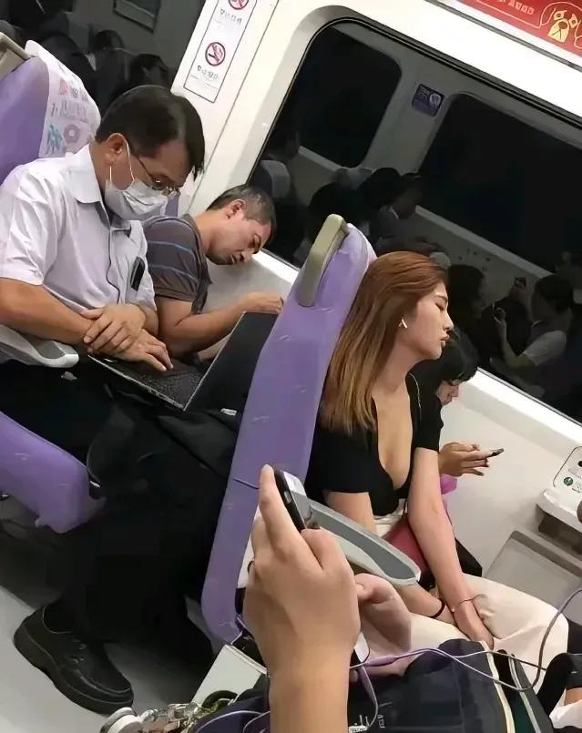 是不是应该提醒一下呀！！[捂脸][捂脸][捂脸][捂脸][捂脸]