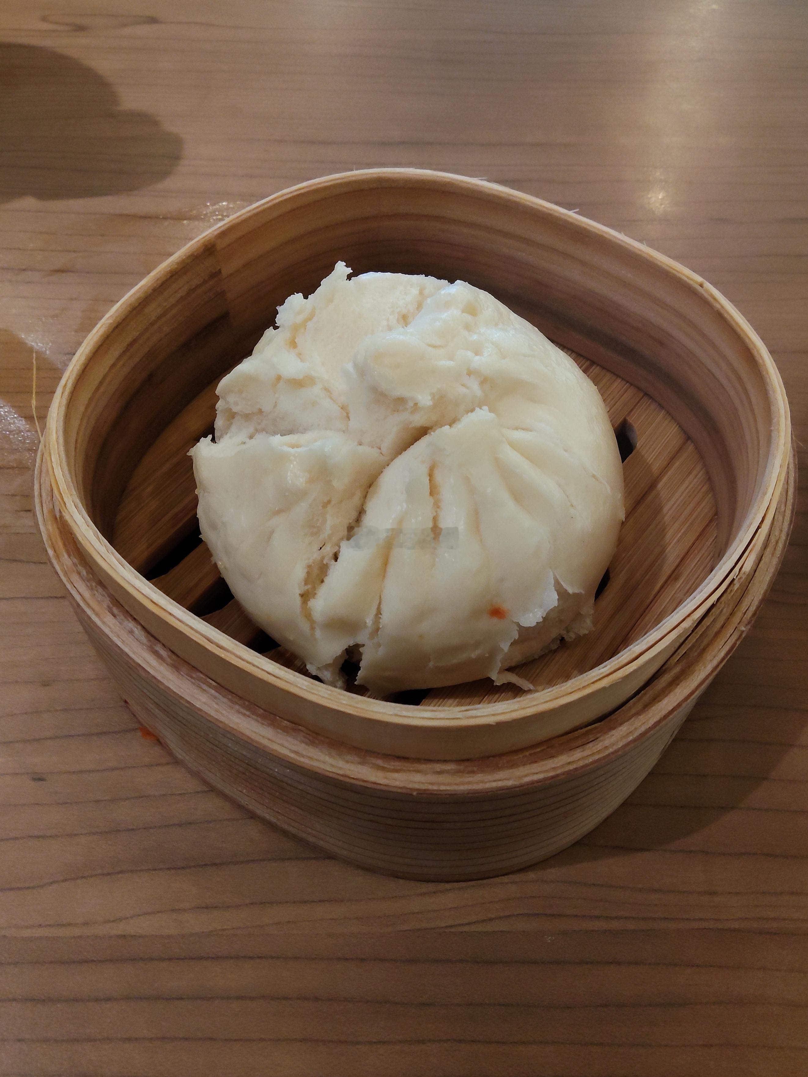 榕江路的红磨坊，也就是潮舫肠粉壹号酝酿了很久很久，终于在上周六开业了，结果第一个