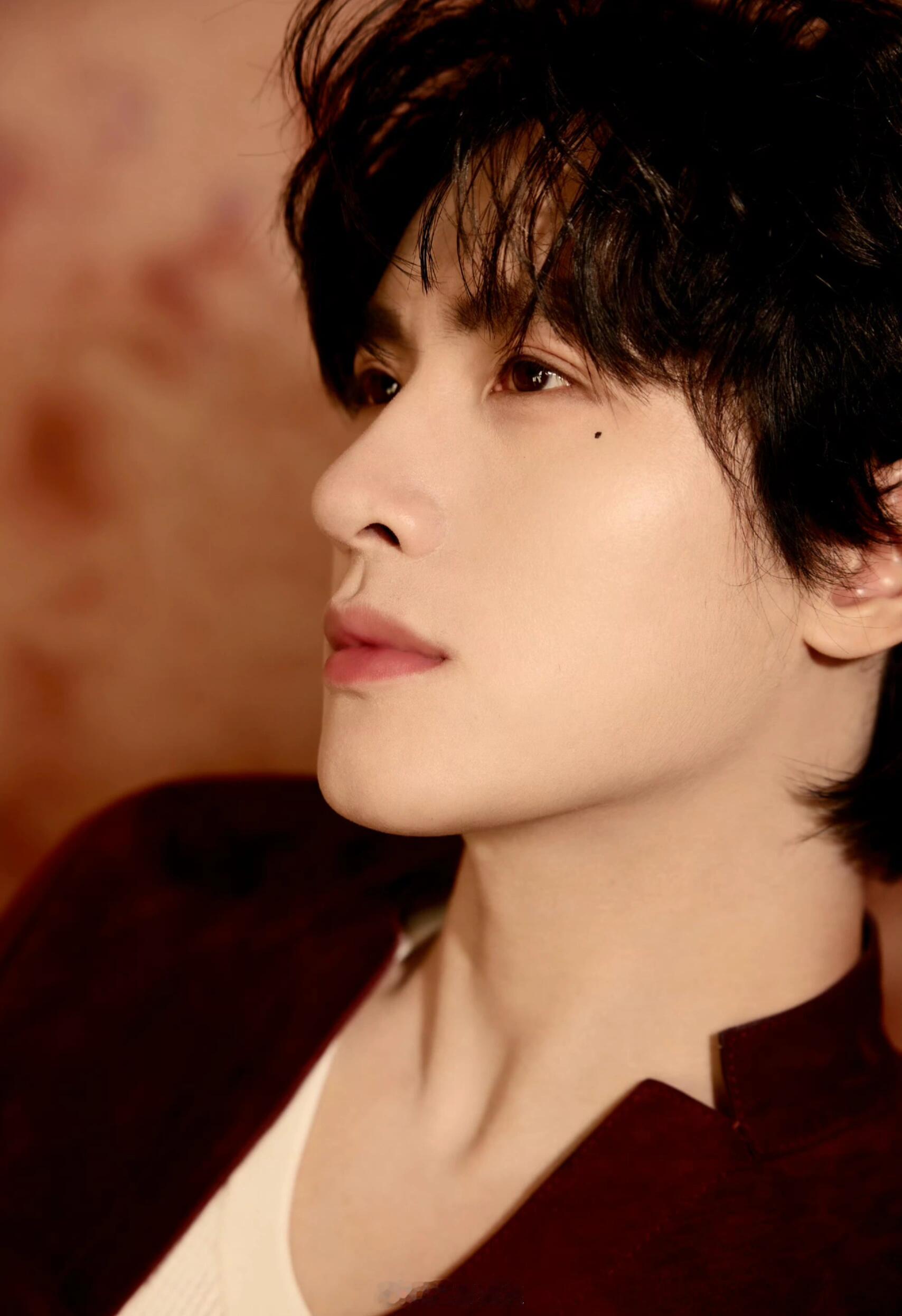 展轩珑骧活动造型出图，好有都市精英感啊[舔屏][舔屏]​​​