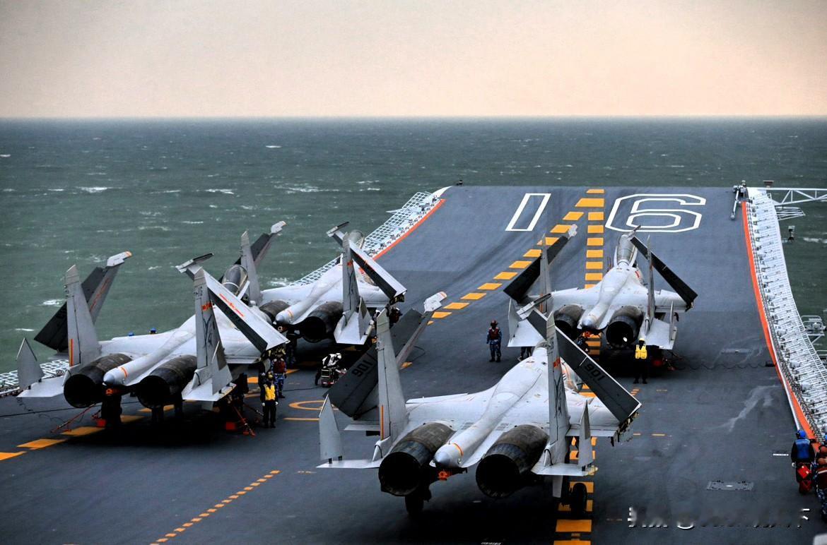 12月7日（星期日），中国🇨🇳辽宁号舰队在冲绳岛以东海域，北上至鹿儿岛附近海