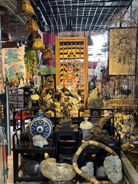 秦皇岛亚泰古玩城5楼