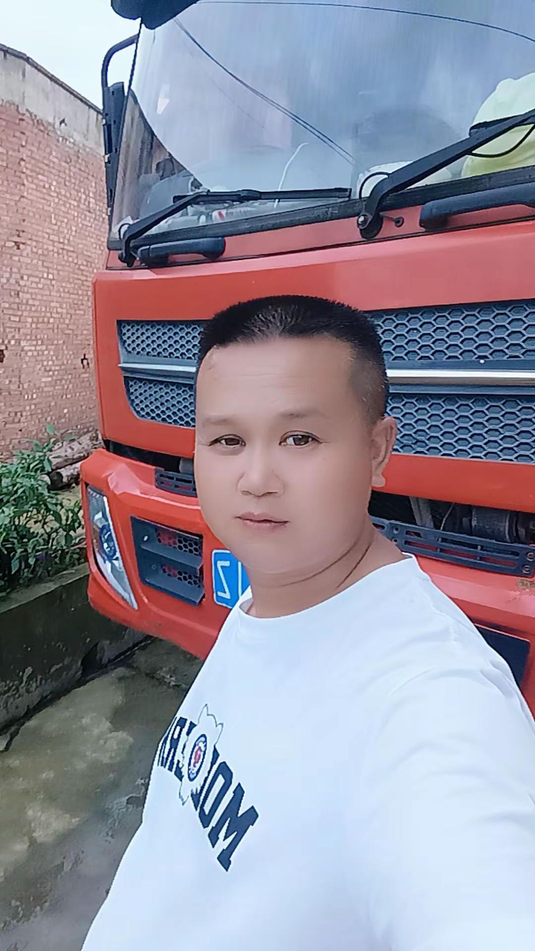写歌的人用了脑，唱歌的人用了心，听歌的人用了情……